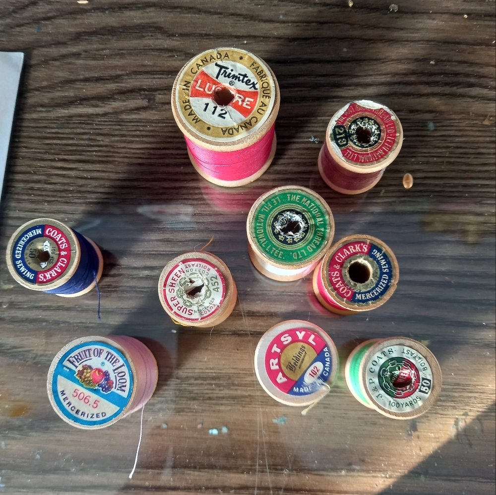 24 Assorted Sewing Thread Spools - Picture 2 of 5